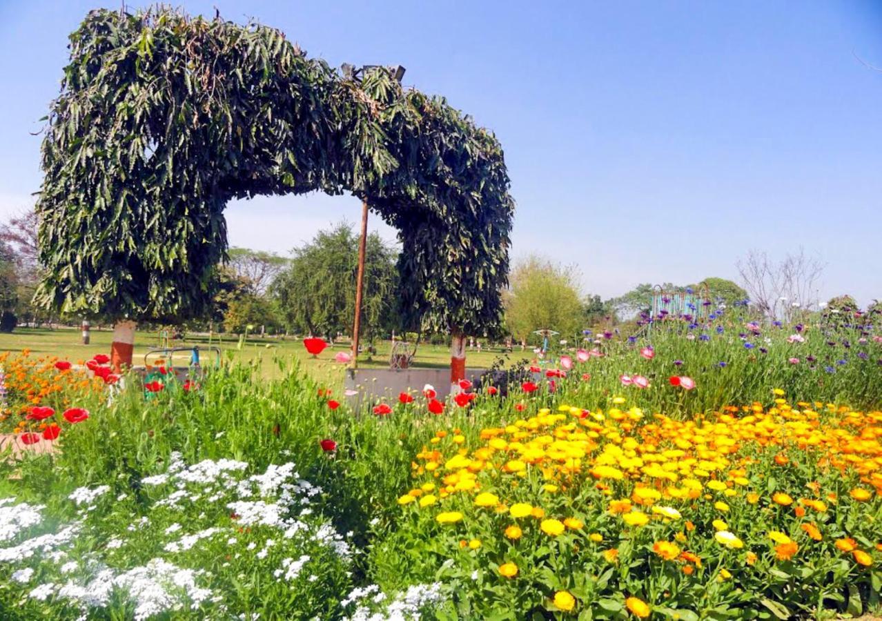 Fabhotel Roselle Inn Lucknow Dış mekan fotoğraf