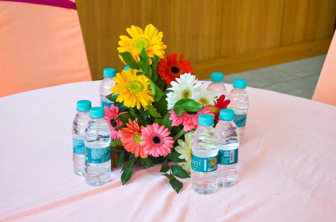 Fabhotel Roselle Inn Lucknow Dış mekan fotoğraf
