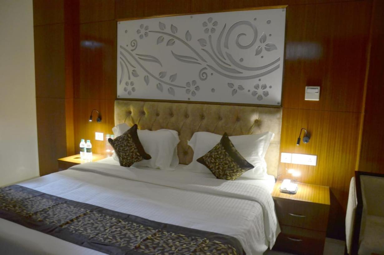 Fabhotel Roselle Inn Lucknow Dış mekan fotoğraf
