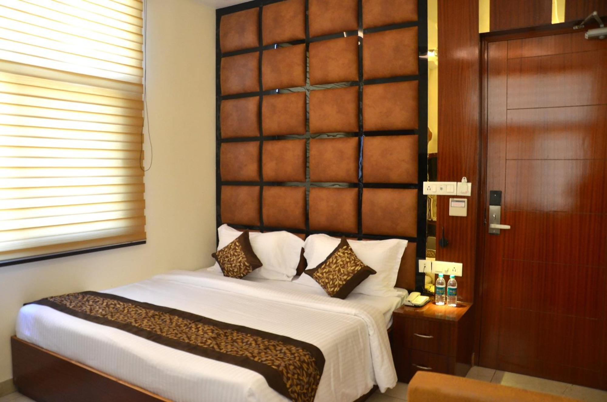 Fabhotel Roselle Inn Lucknow Dış mekan fotoğraf