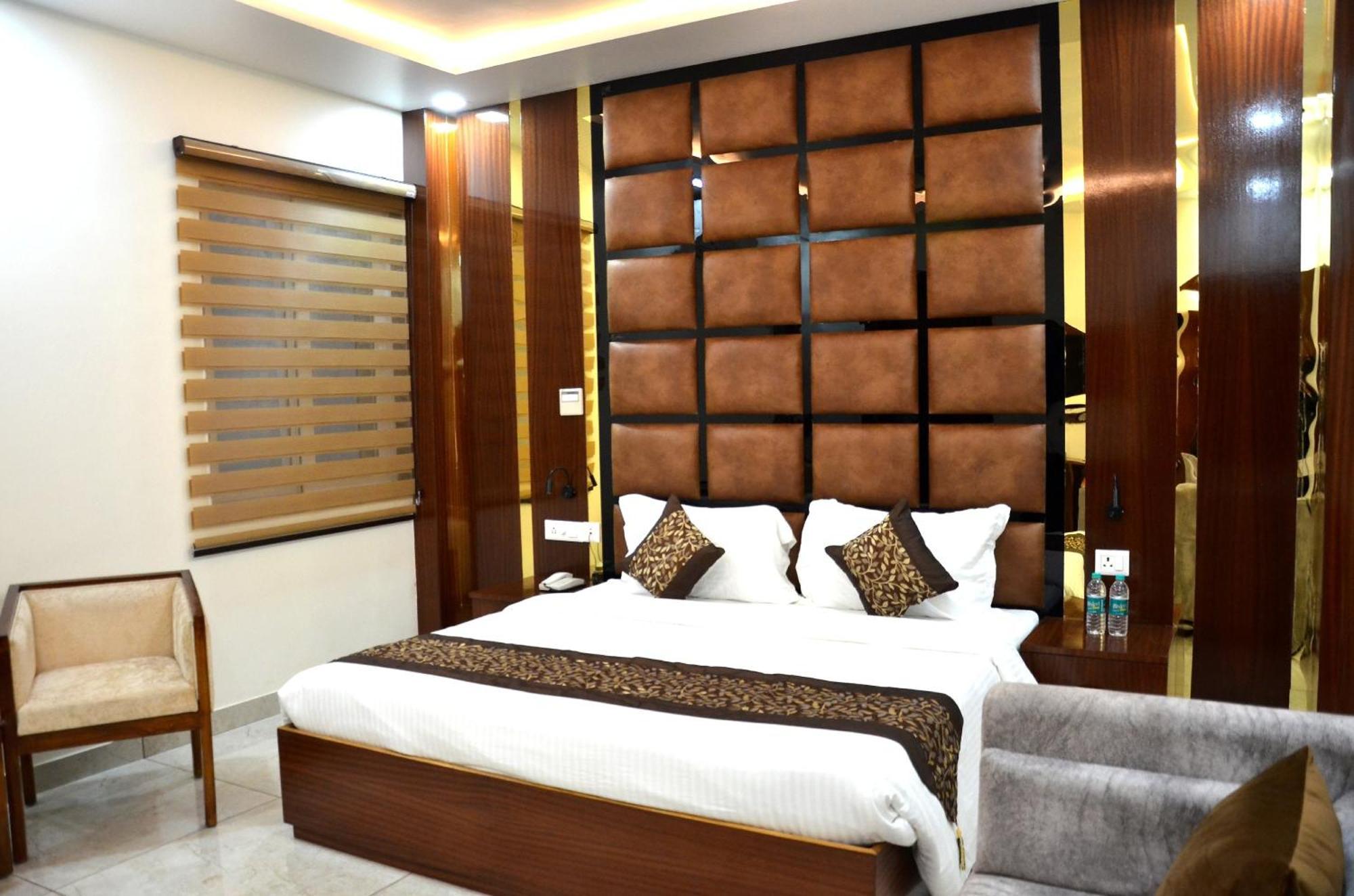 Fabhotel Roselle Inn Lucknow Dış mekan fotoğraf