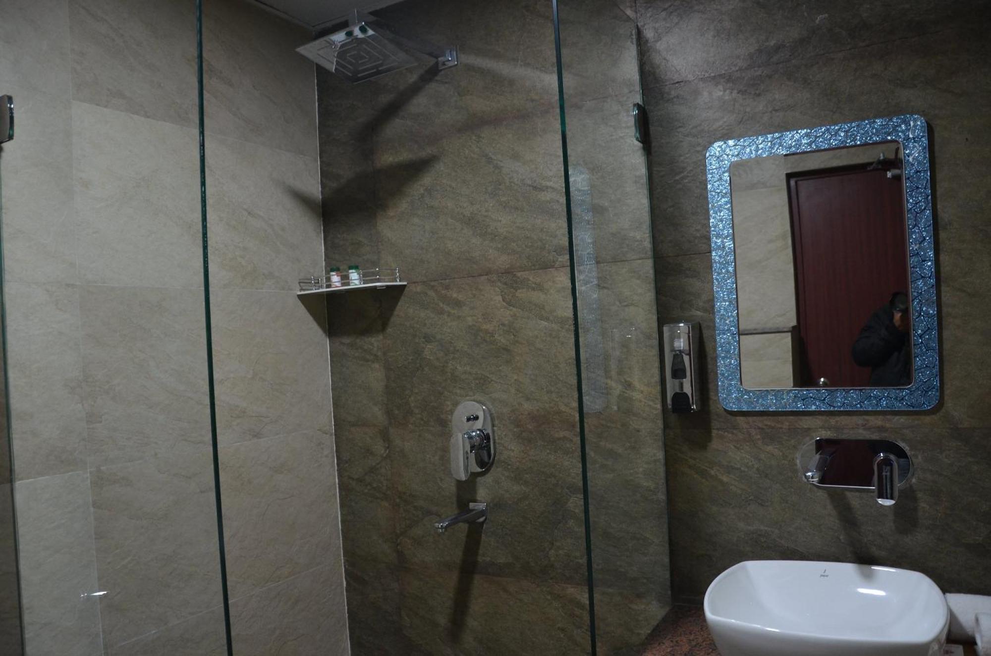 Fabhotel Roselle Inn Lucknow Dış mekan fotoğraf